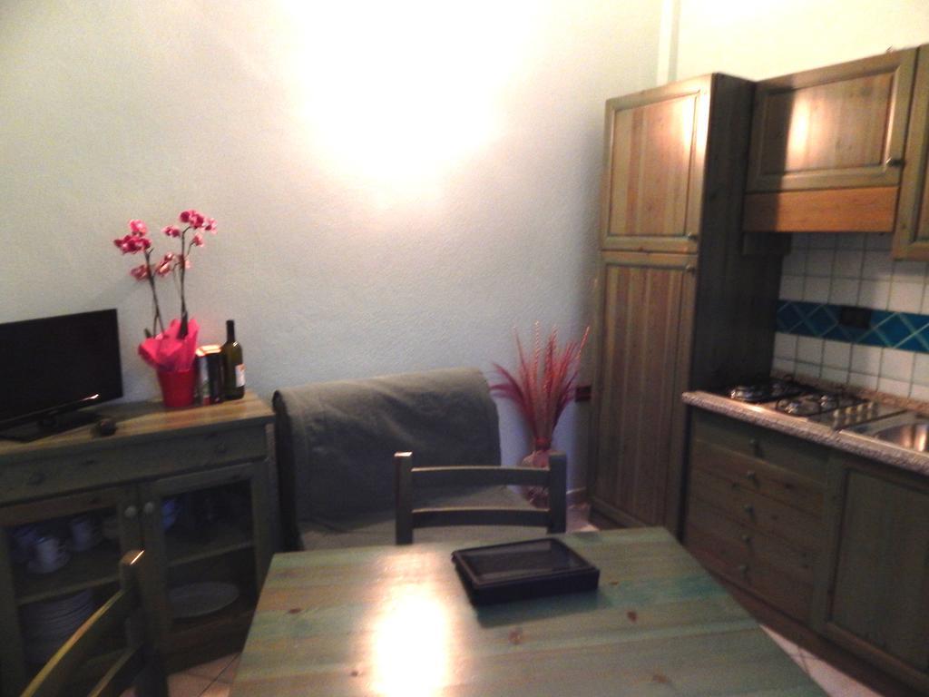 Appartamento Magnolia Cala Liberotto Ruang foto